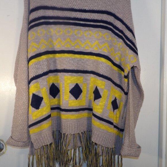 Hayden Los Angeles Tribal/Aztec Pattern Fringed Sweater Sz L - Picture 3 of 6